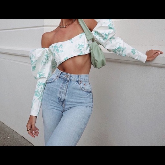 Mimii London Bardot Tudor Sleeve Top - Picture 2 of 6